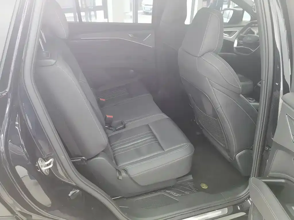 Audi Q5 e-tron 2024 из CN, фото 8