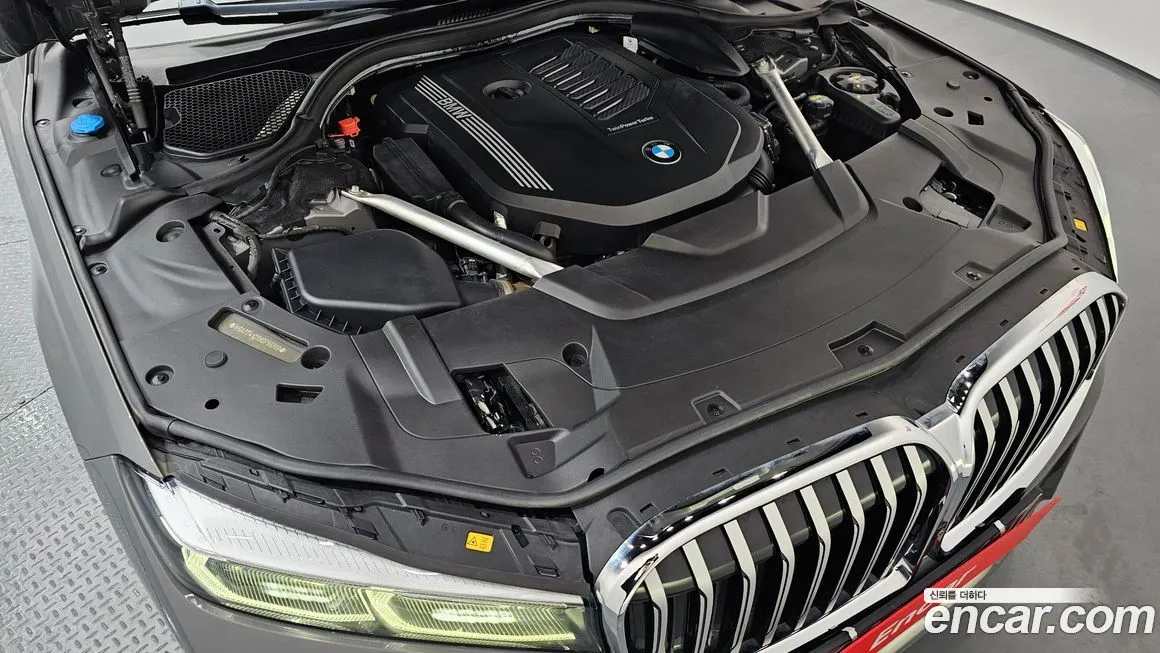 BMW 7-Series — фото 10
