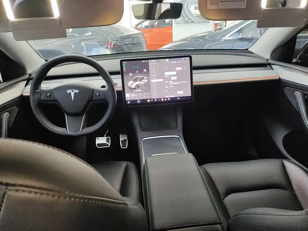 Tesla Model Y — фото 6