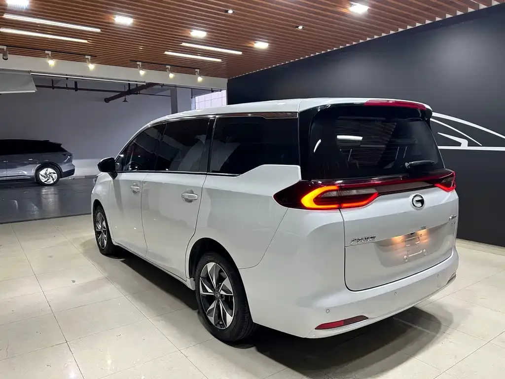 GAC Motor Trumpchi M6 — фото 10