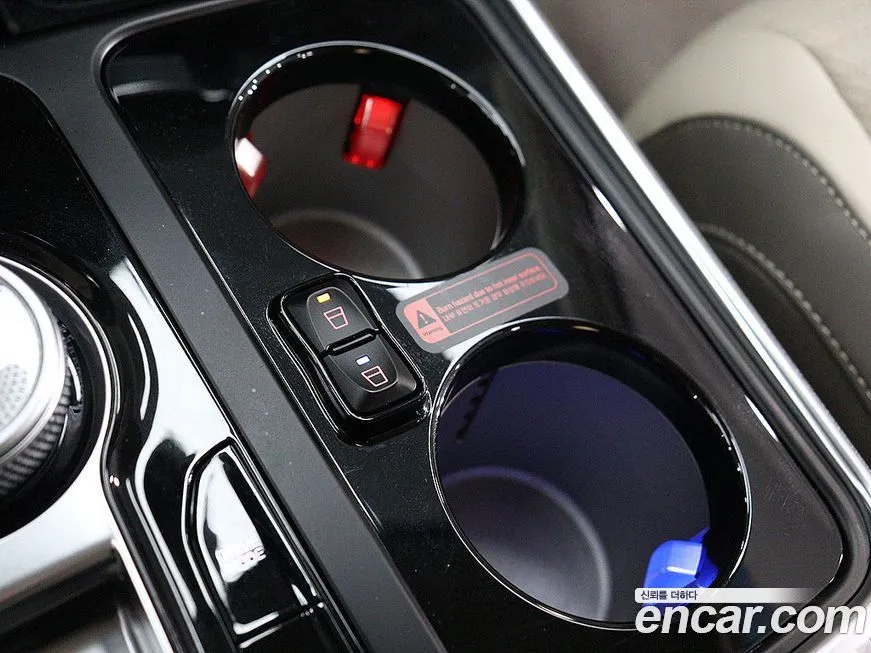 Kia Carnival — фото 10