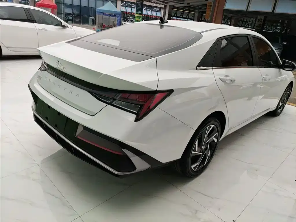 Hyundai Elantra 2024 из CN, фото 10