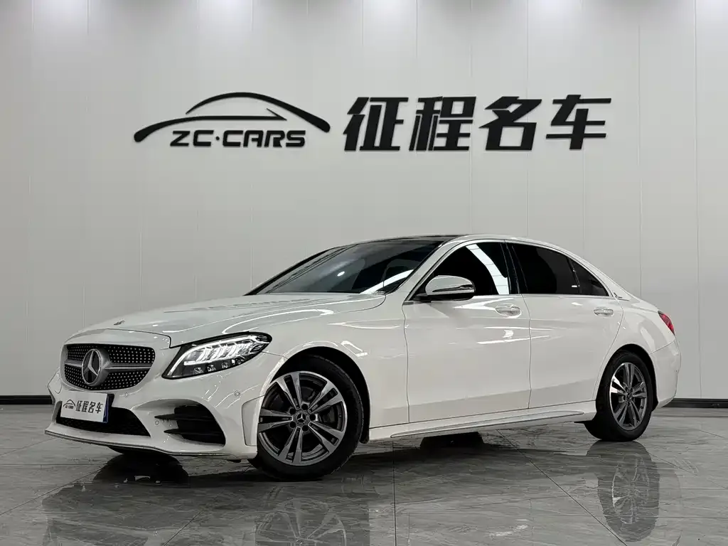 Mercedes-Benz C-Class — фото 1