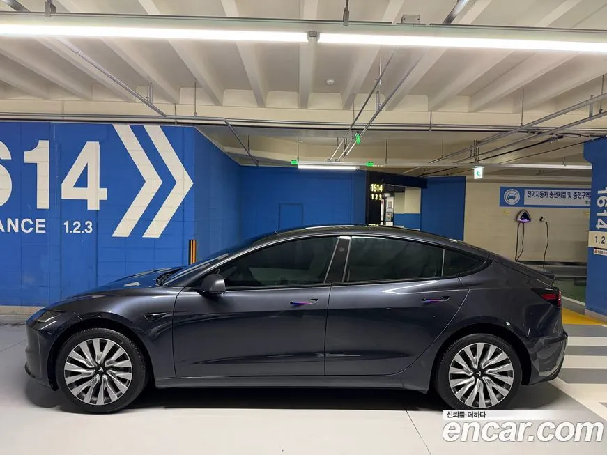 Tesla Model 3 — фото 10