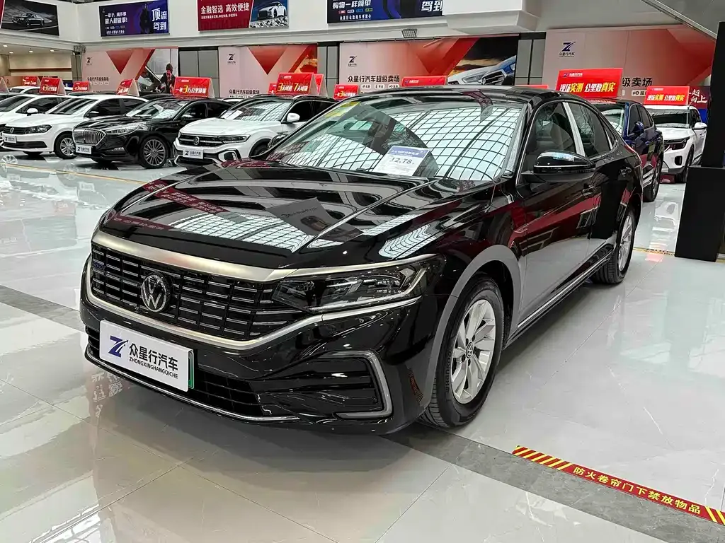 Volkswagen Passat New Energy — фото 1