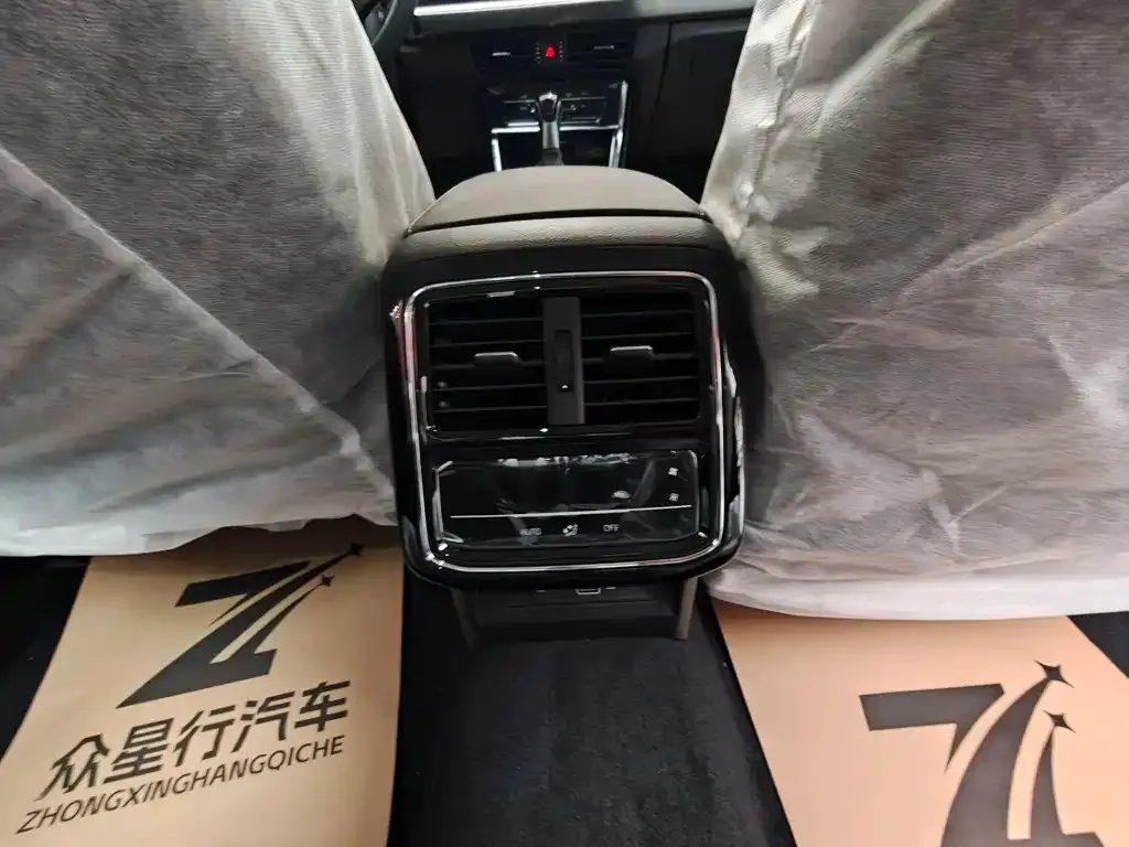Volkswagen Passat New Energy — фото 4