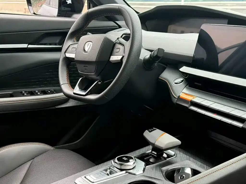 Changan UNI-V 2023 из CN, фото 2