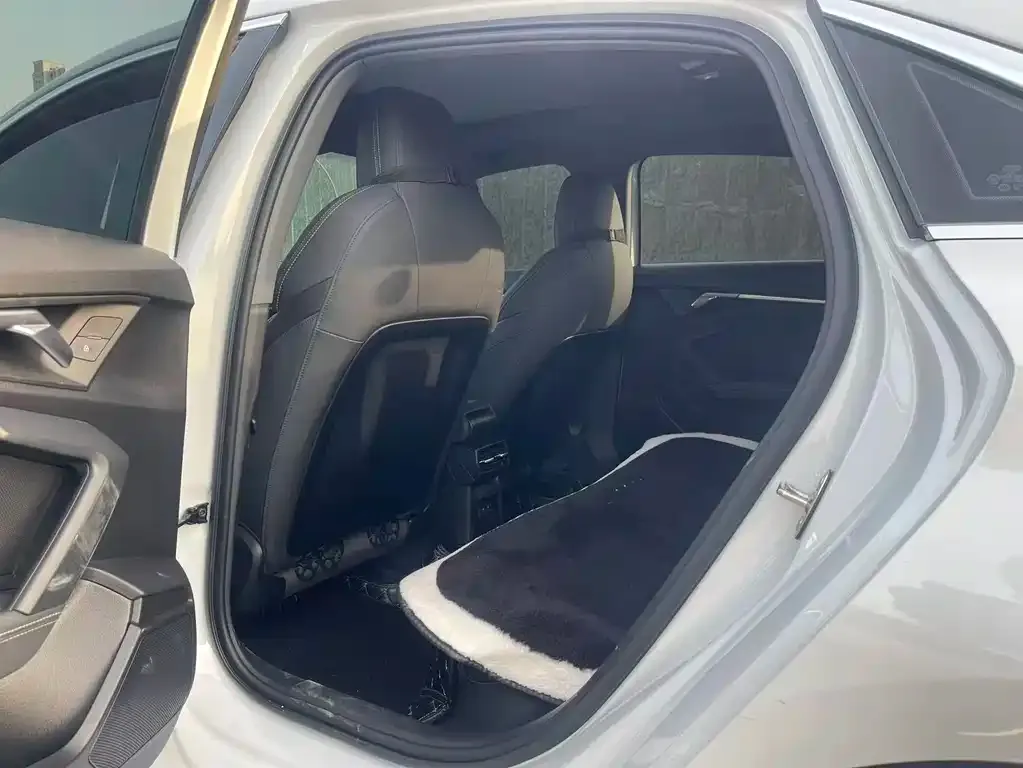 Audi A3 2024 из CN, фото 4
