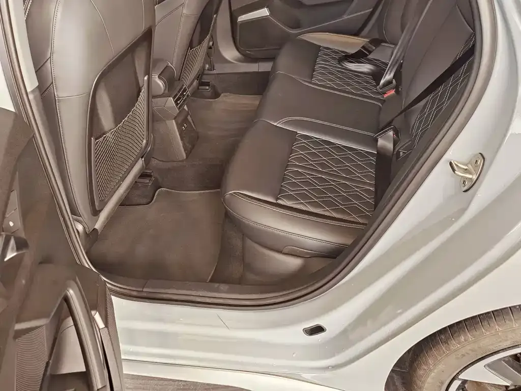 Audi A3 2024 из CN, фото 8