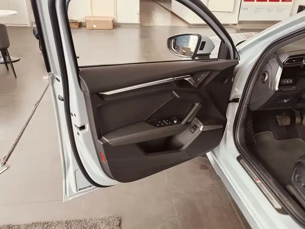 Audi A3 2024 из CN, фото 9
