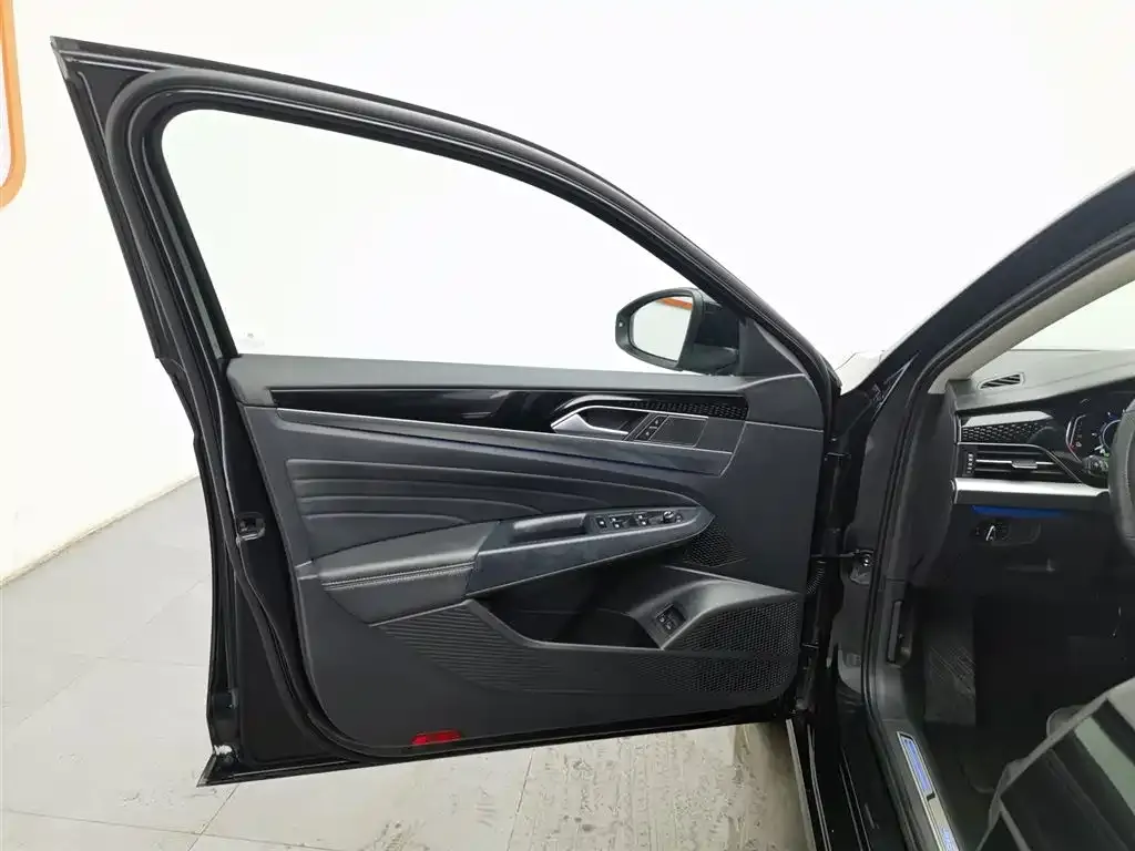 Volkswagen Passat New Energy 2023 из CN, фото 5