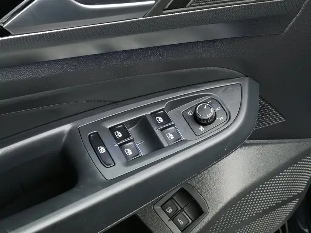 Volkswagen Passat New Energy 2023 из CN, фото 9