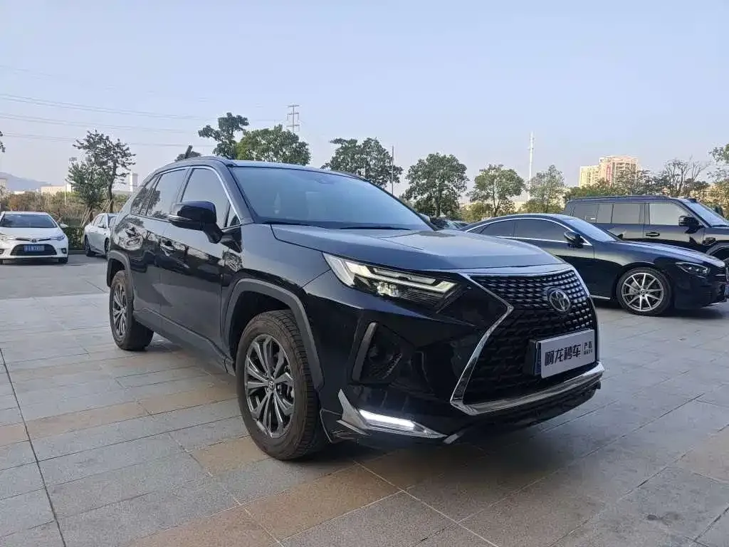 Toyota RAV4 2024 из CN, фото 3