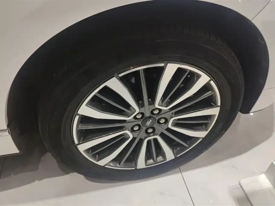 Ford Edge 2023 из CN, фото 7