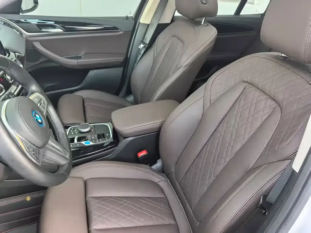 BMW iX3 2024 из CN, фото 8