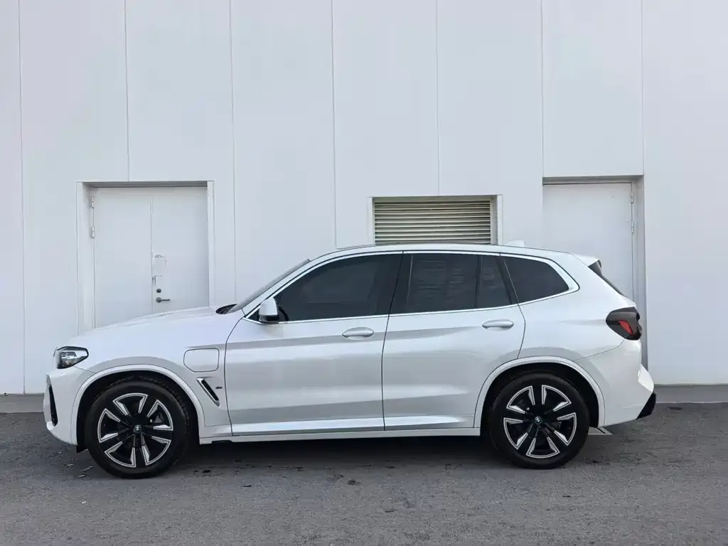 BMW iX3 2024 из CN, фото 3
