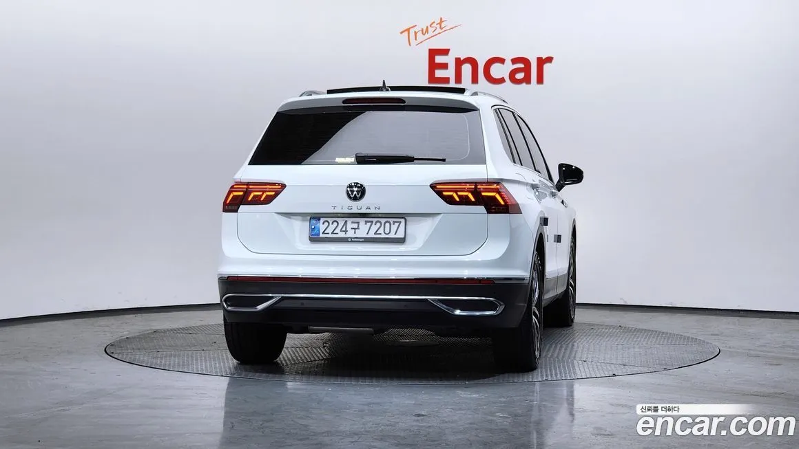 Volkswagen Tiguan — фото 4