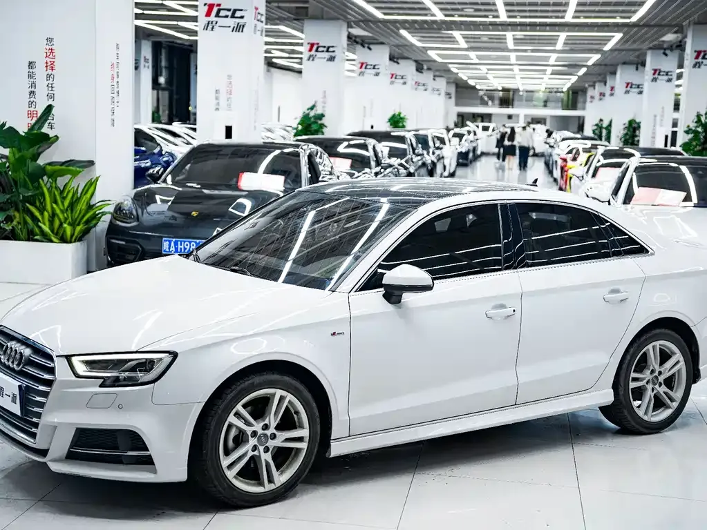 Audi A3 2021 из CN, фото 1