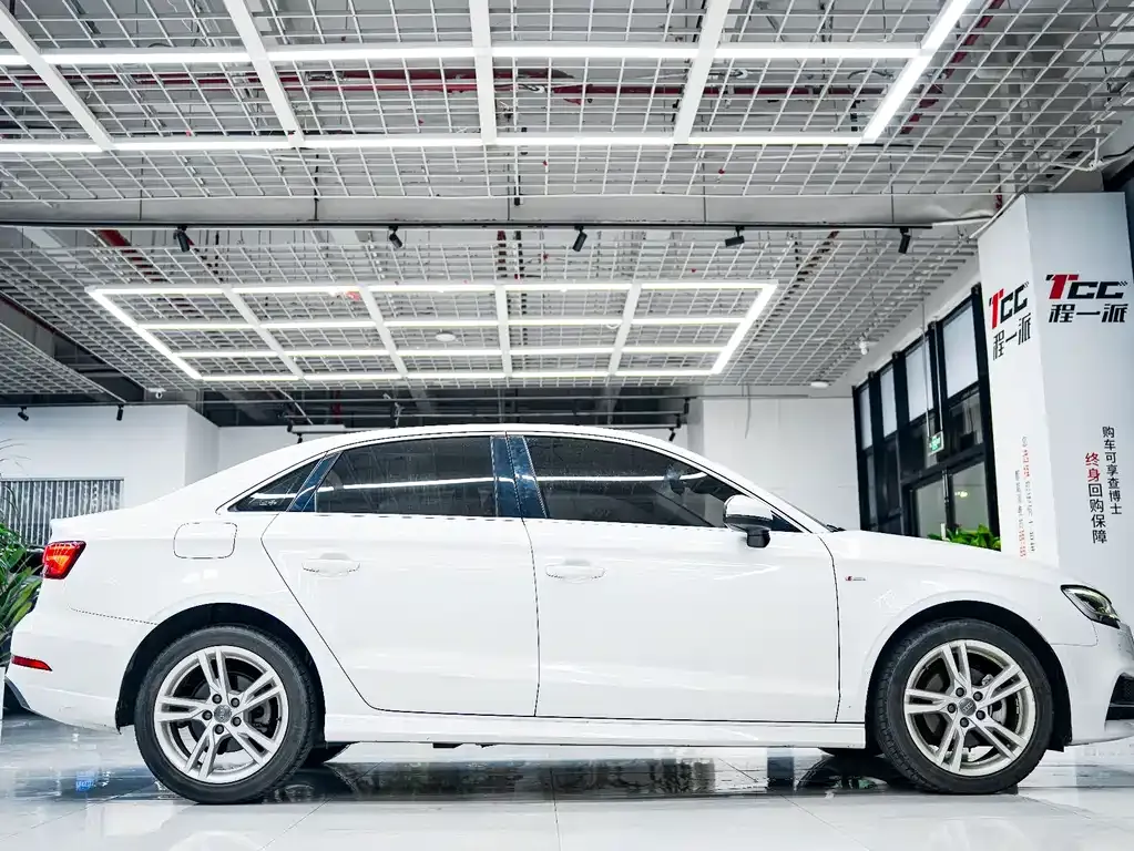 Audi A3 2021 из CN, фото 10