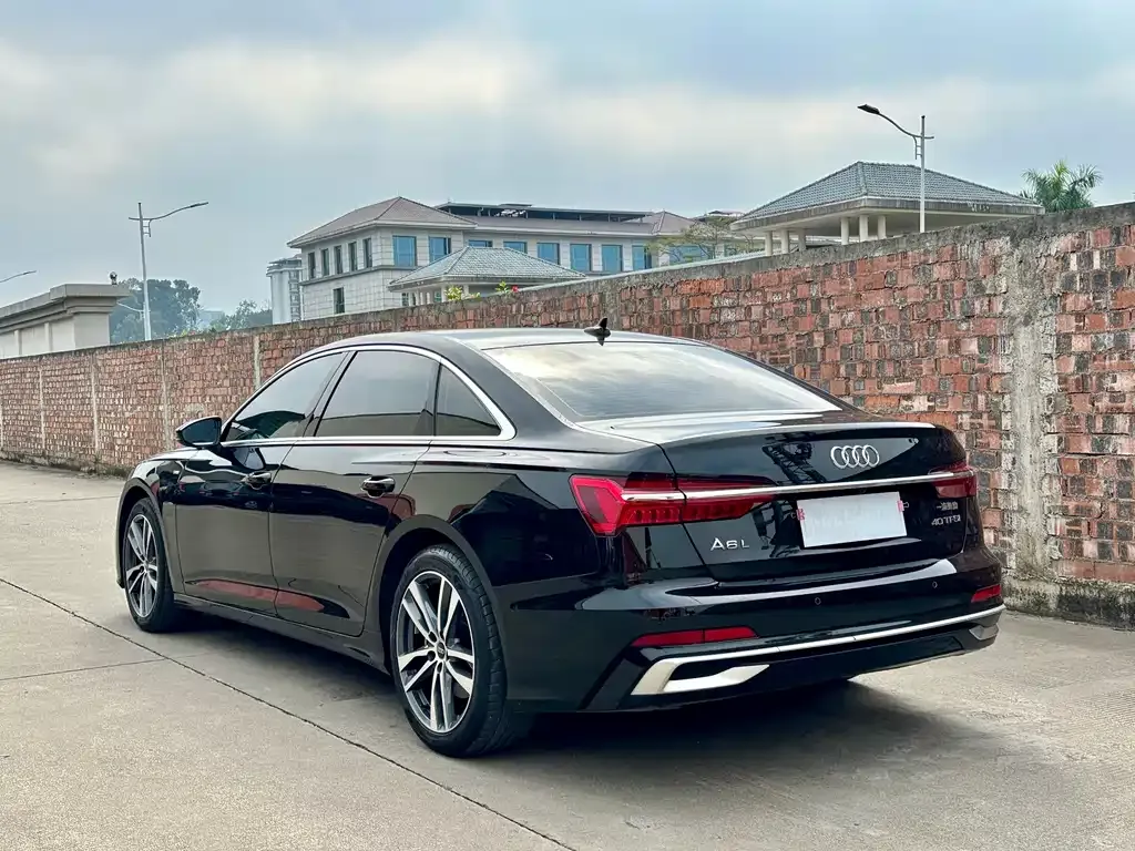 Audi A6L 2023 из CN, фото 3