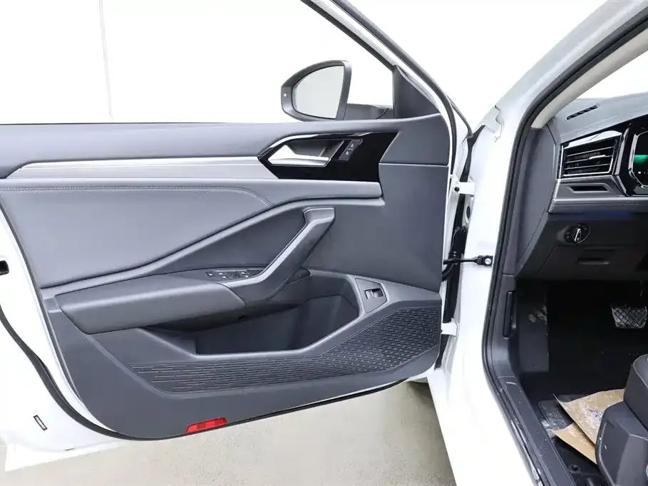 Volkswagen Sagitar 2021 из CN, фото 6