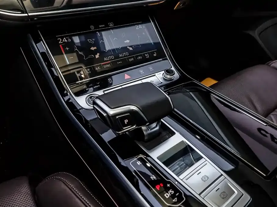 Audi A8 2022 из CN, фото 10