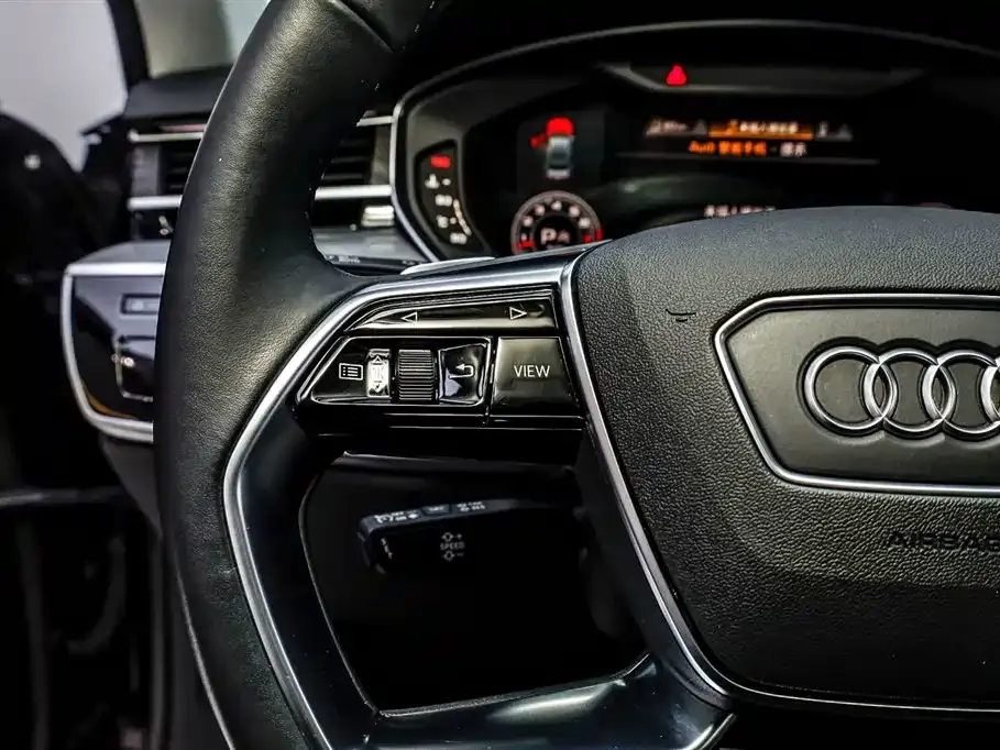 Audi A8 2022 из CN, фото 6