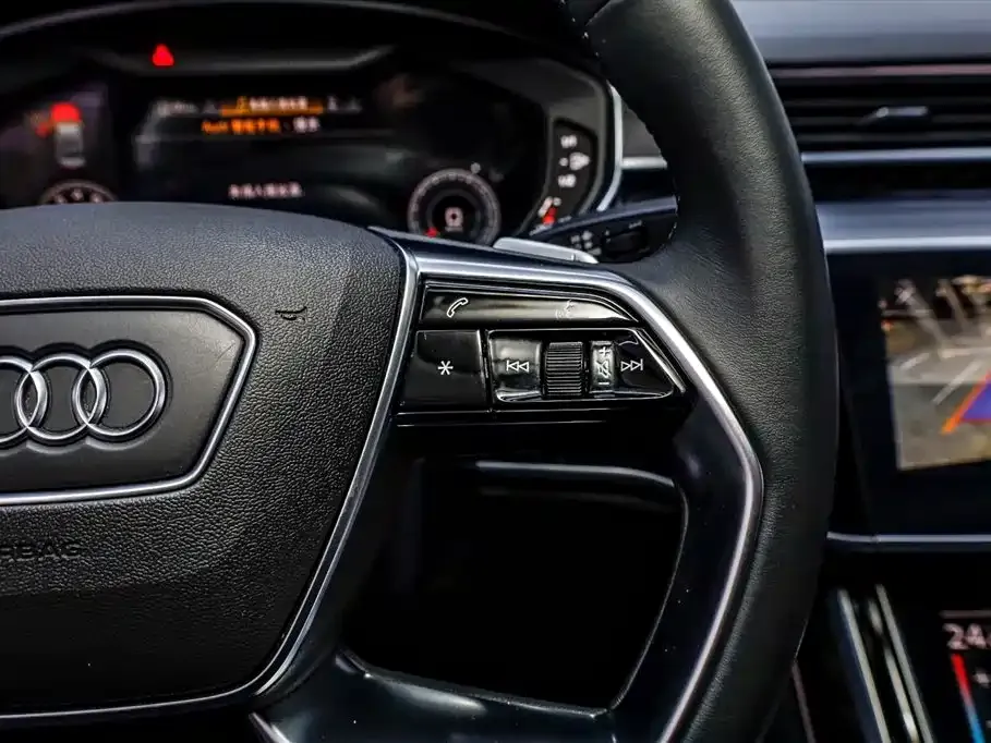Audi A8 2022 из CN, фото 7