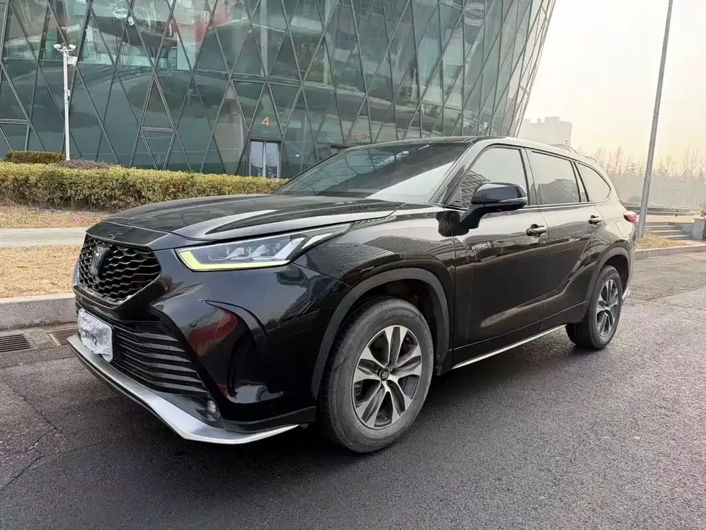 Toyota Crown Kluger 2022 из CN, фото 1