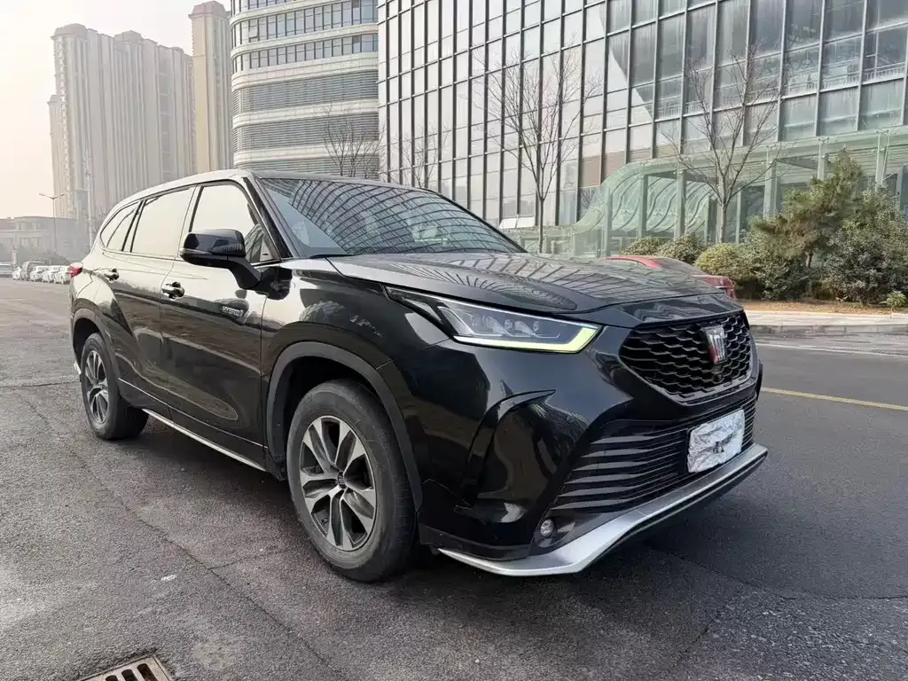 Toyota Crown Kluger 2022 из CN, фото 3