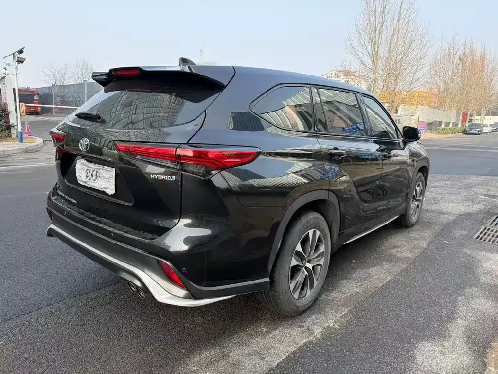 Toyota Crown Kluger 2022 из CN, фото 9