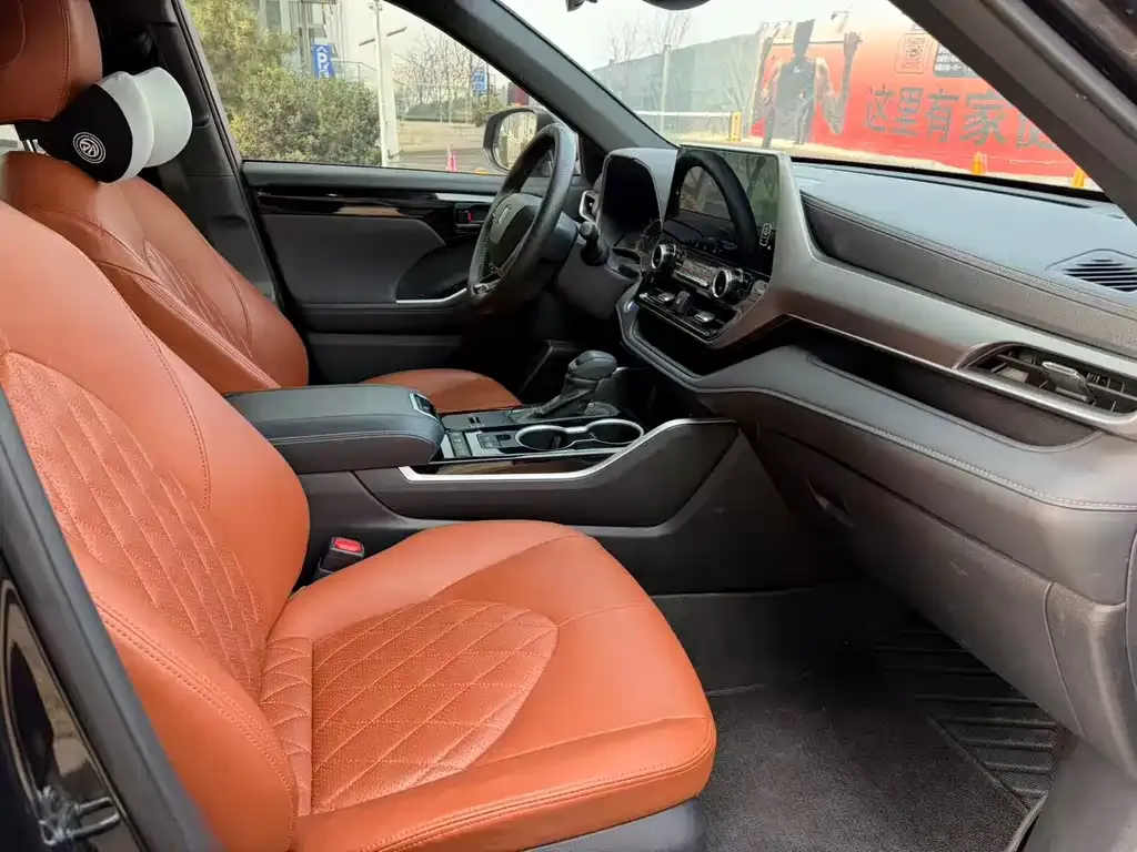 Toyota Crown Kluger 2022 из CN, фото 8