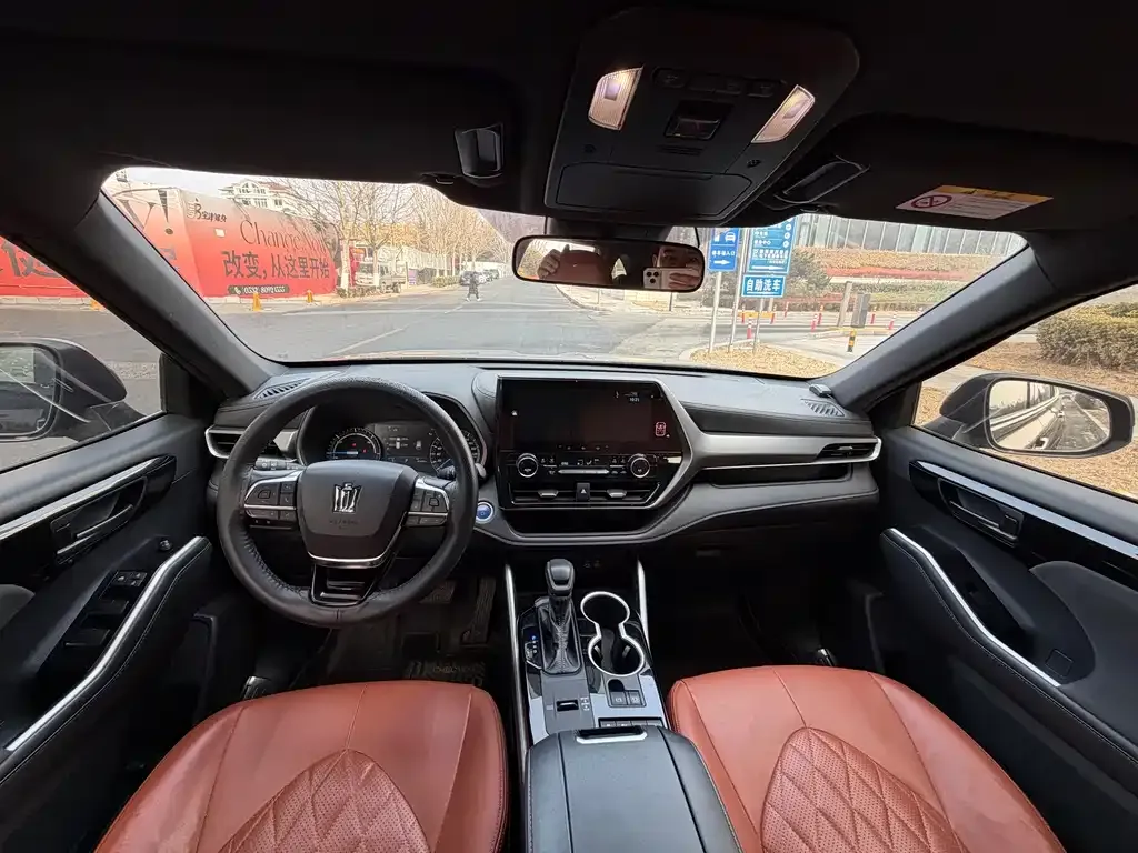 Toyota Crown Kluger 2022 из CN, фото 7