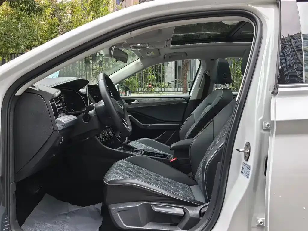 Volkswagen Sagitar 2023 из CN, фото 2