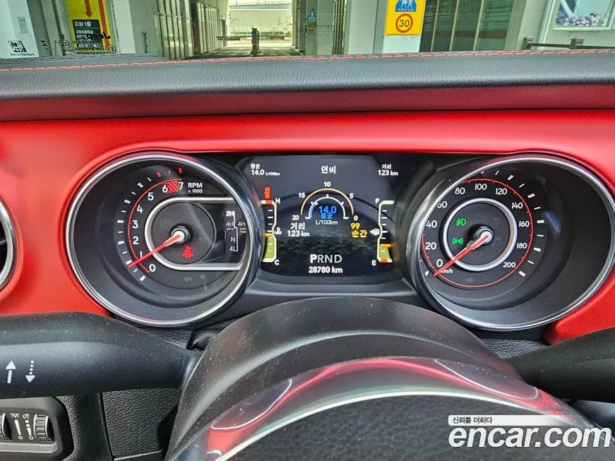 Jeep Wrangler 2021 из KR, фото 9