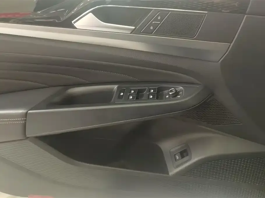 Volkswagen Passat 2022 из CN, фото 8