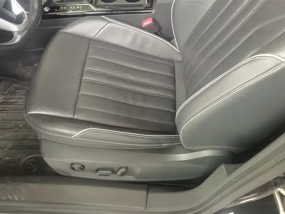 Volkswagen Passat 2022 из CN, фото 4