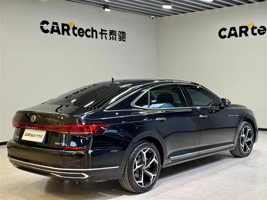 Volkswagen Passat — фото 10