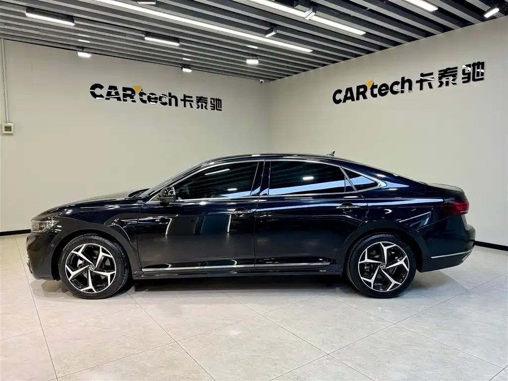Volkswagen Passat — фото 9