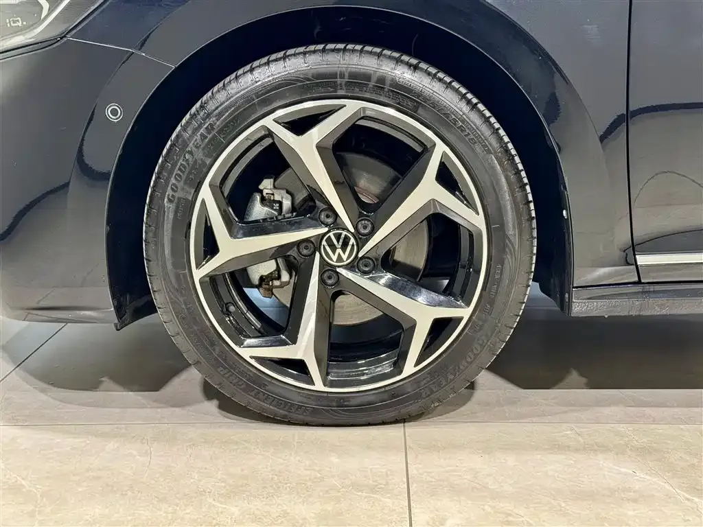 Volkswagen Passat — фото 7