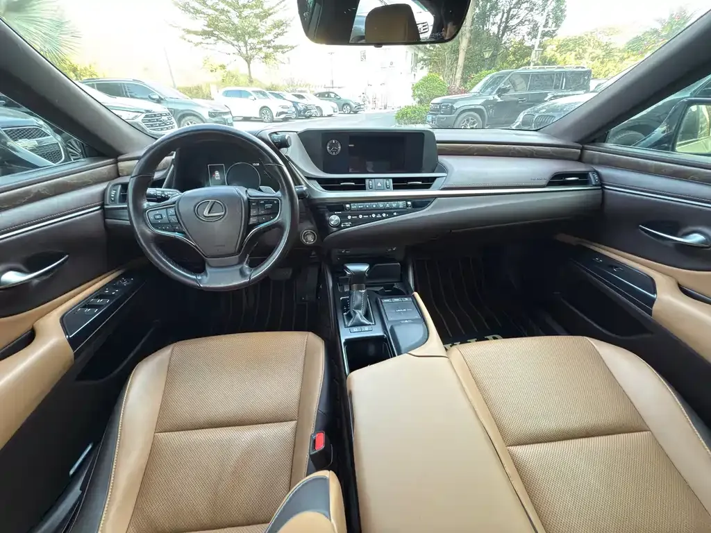 Lexus ES 2021 из CN, фото 9