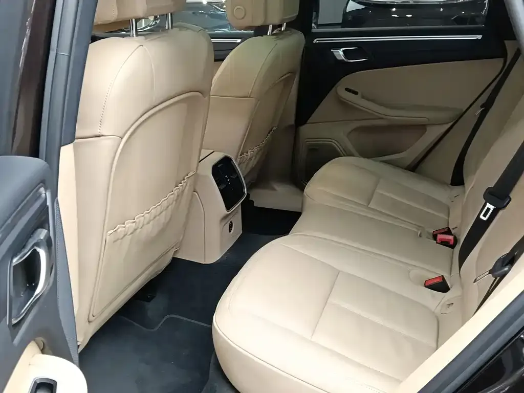 Porsche Macan 2023 из CN, фото 5