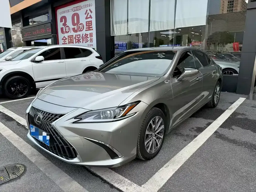 Lexus ES — фото 1