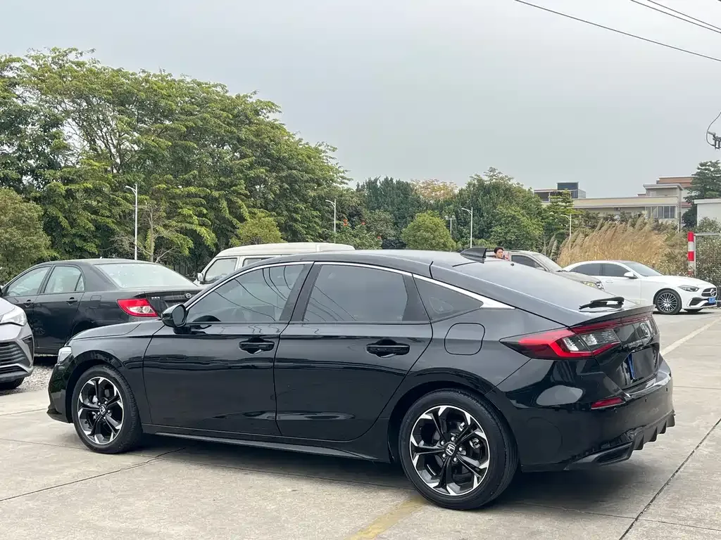 Honda Civic — фото 5