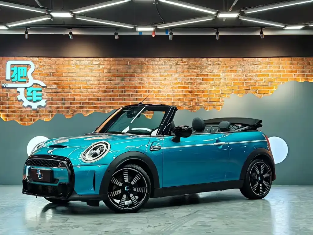 MINI Cooper (3-door) 2023 из CN, фото 1