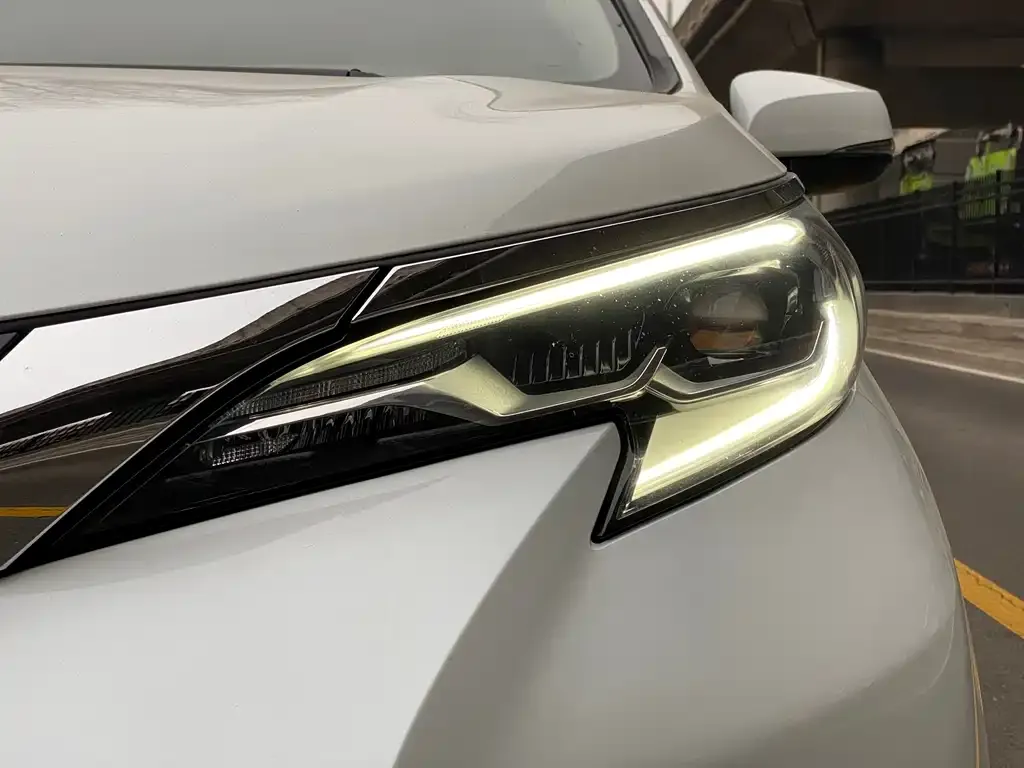 Toyota Sienna 2024 из CN, фото 6