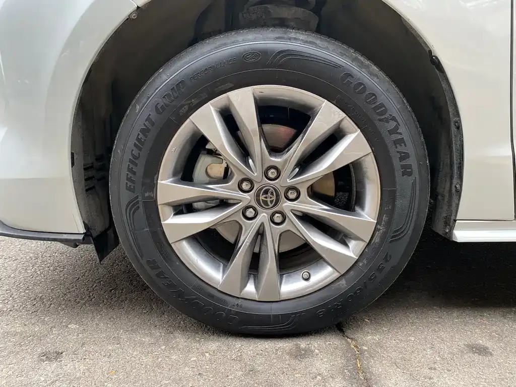 Toyota Sienna 2024 из CN, фото 3