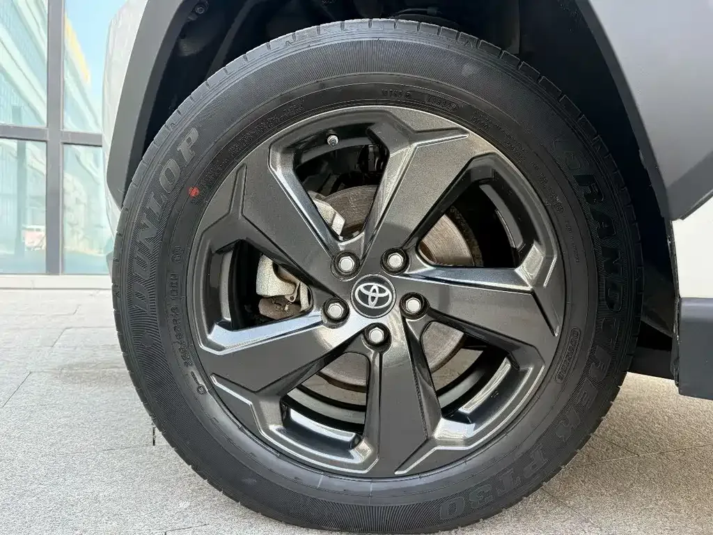 Toyota RAV4 2023 из CN, фото 8