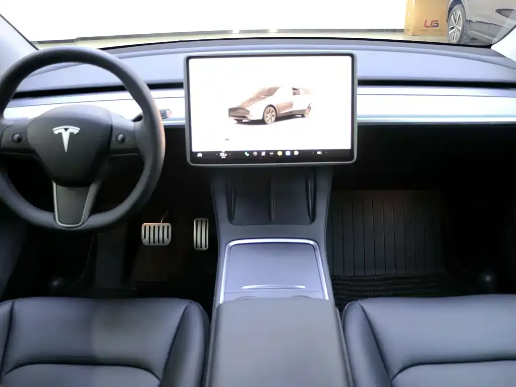 Tesla Model Y — фото 3