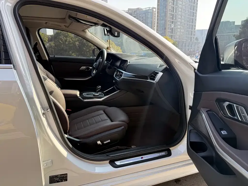 BMW 3 Series 2021 из CN, фото 7